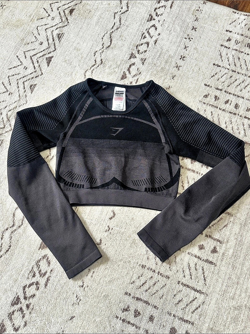 GYMSHARK Geo Seamless Long Sleeve Crop Top - Black Tones - Size S